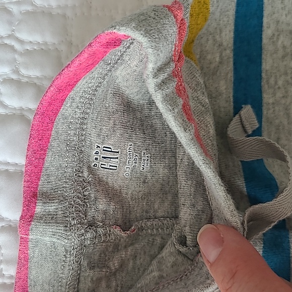 Baby Gap 4 piece bundle - Picture 6 of 7